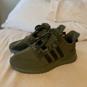 Brand new Adidas runner forest green